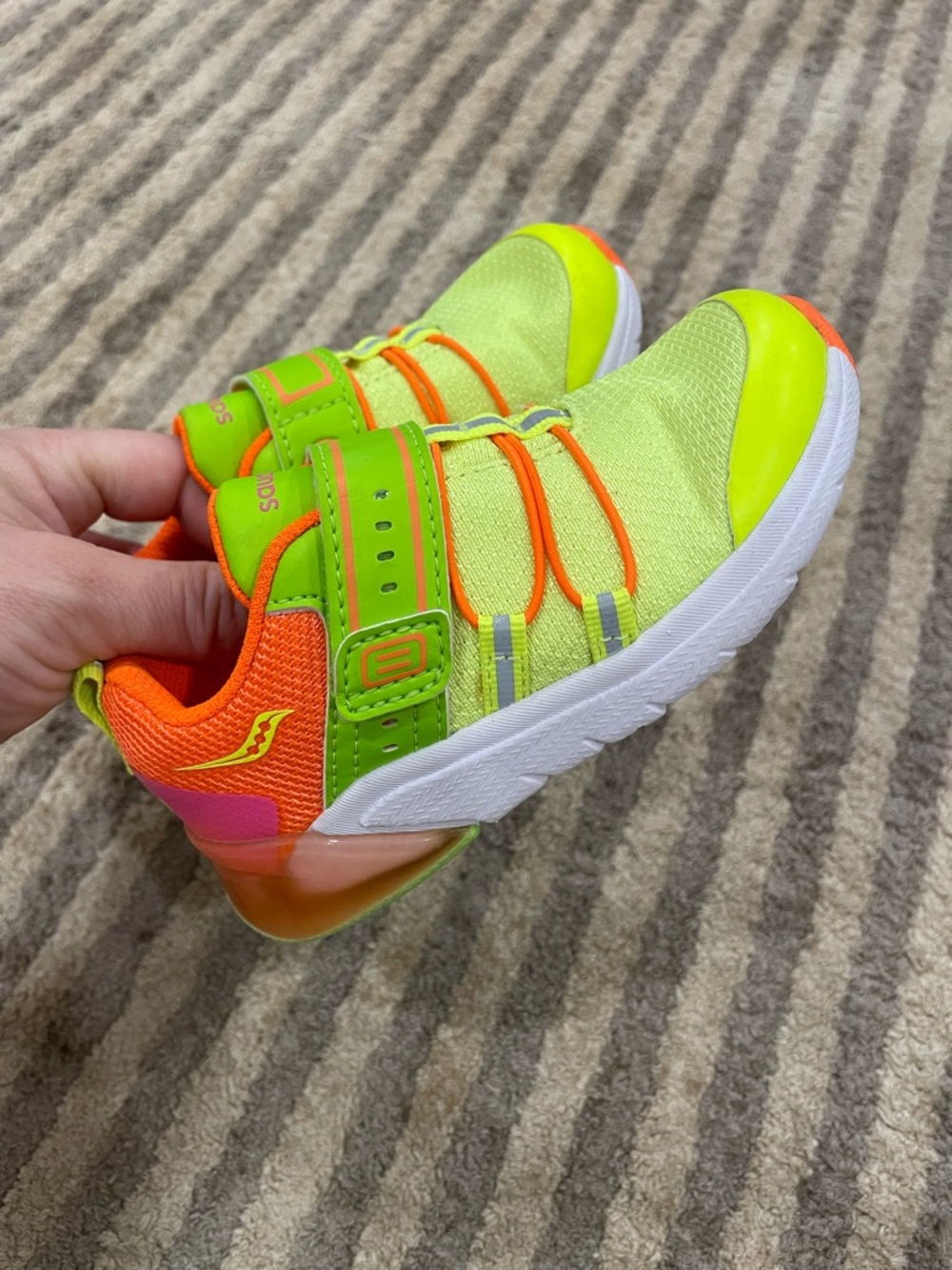 Saucony kids flash glow Athletic Sneakers size 7